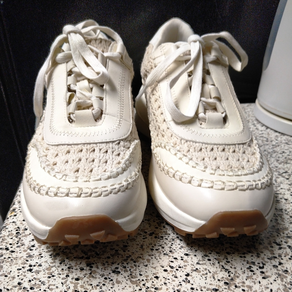 Shoes - Picture 5 of 8